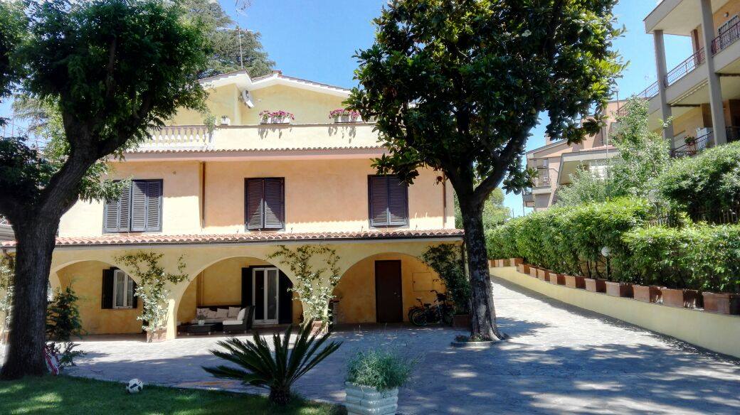 B&B Villa Orsini - camere a TorVergata